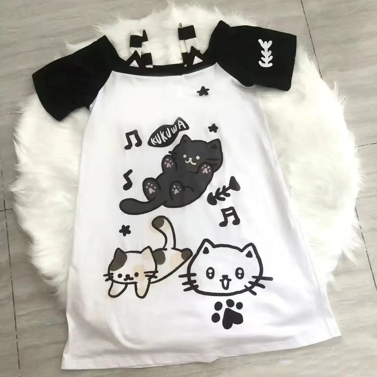 Cat Graphic Color-Block Off-Shoulder T-Shirt