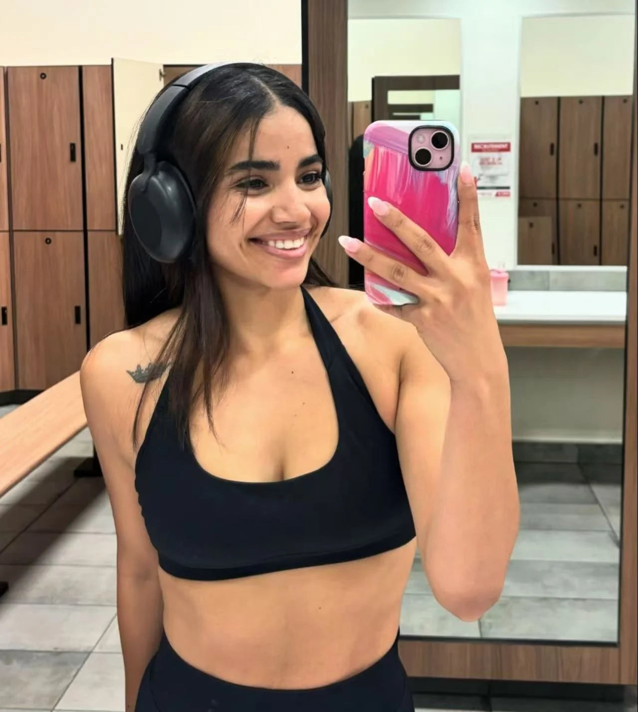 Women's Scoop Neck Halter Sports Bra