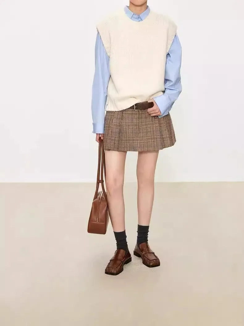 For autumn winter sleeveless vests stylish and loose with V-neck wool vests for layering Women's knitted sweaters and waistcoats