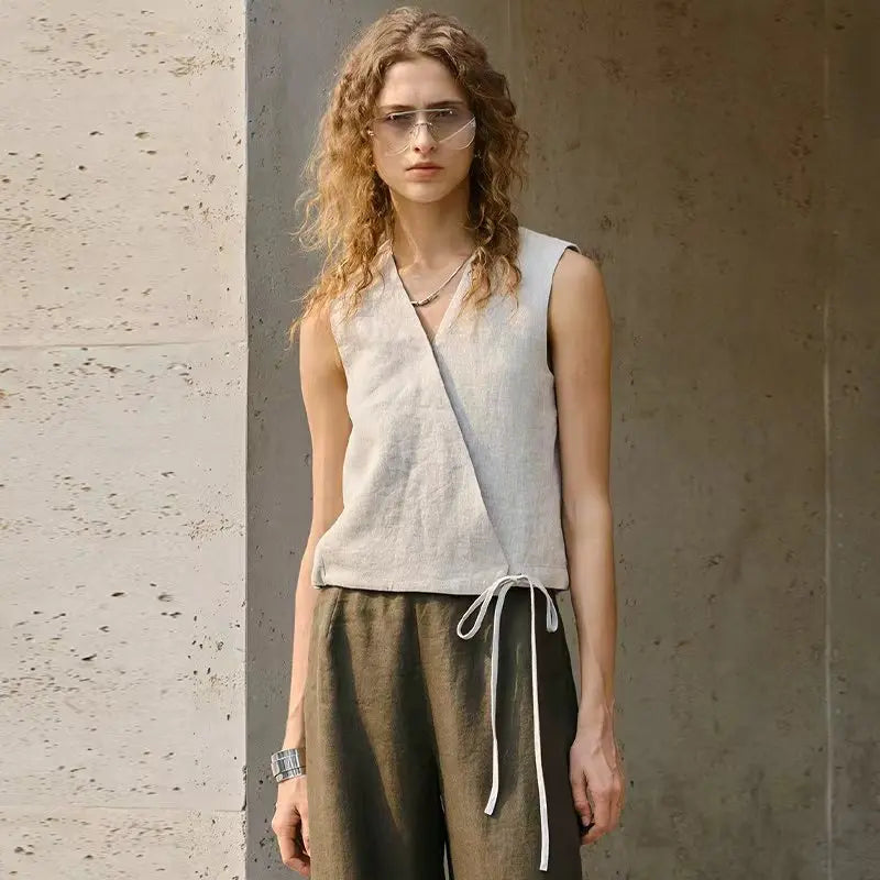 Women's Linen Sleeveless V-Neck Cropped Tank Top with Tie Detail for Summer