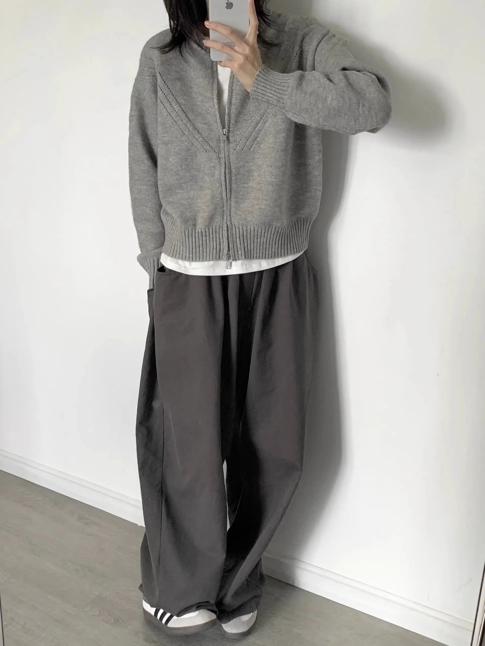 High-end grey retro cashmere knitted zipper cardigan women loose sweater coat with wool autumn and winter