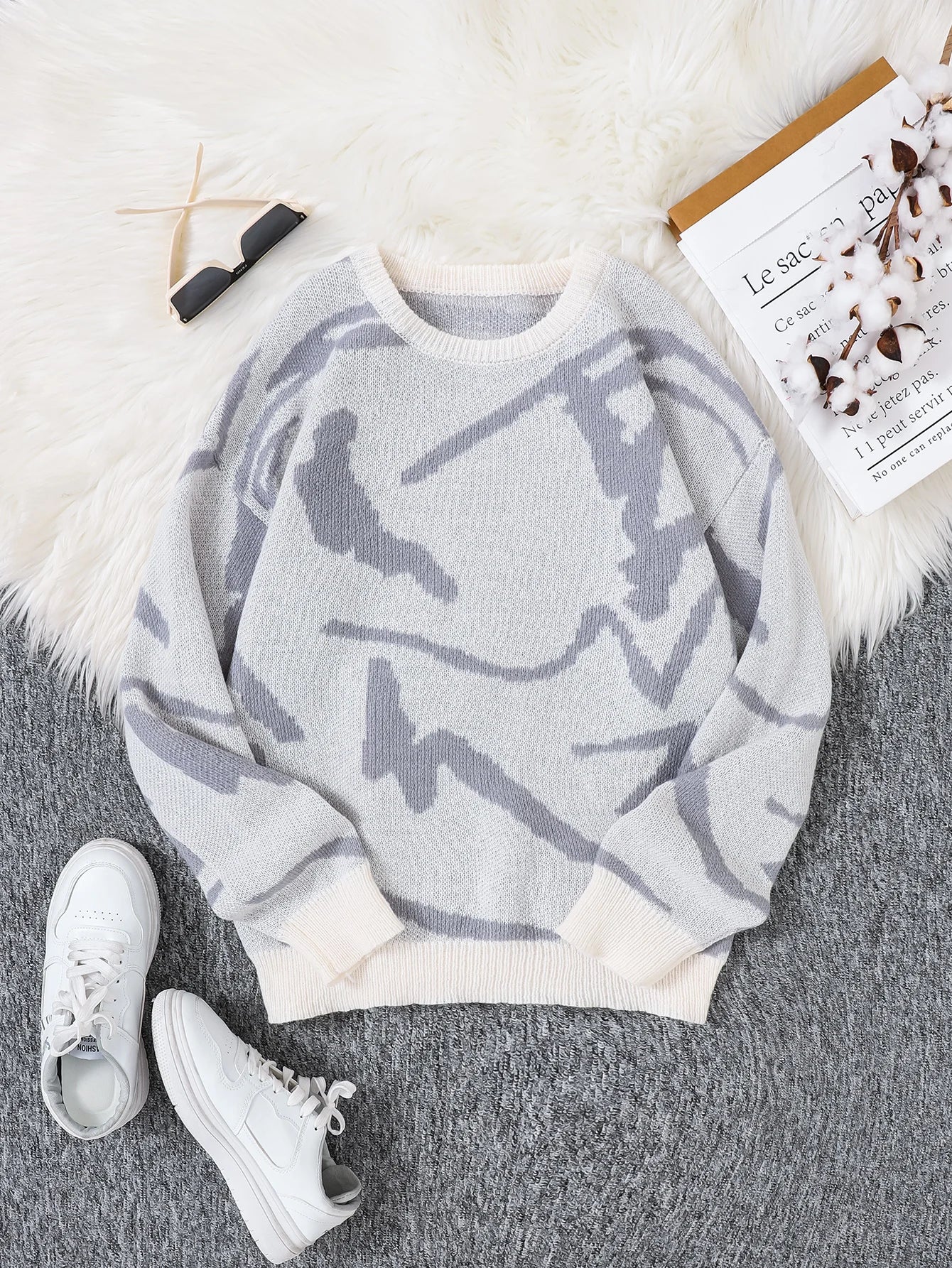Men's Abstract Pattern Crew Neck Knit Sweater