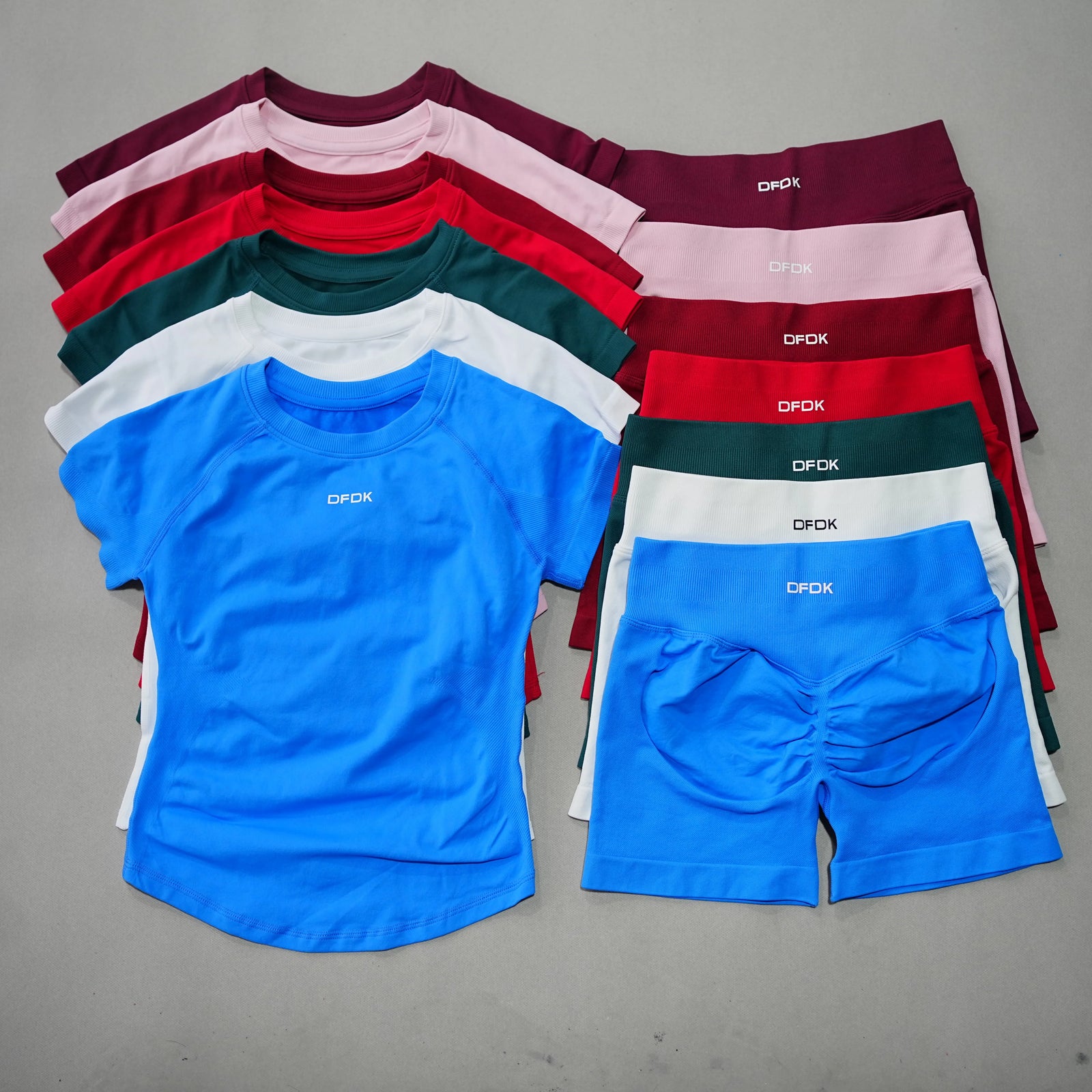Women's Cropped Tee And Shorts Yoga Set For Workout Outfits