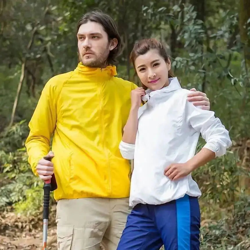 Hooded Long Sleeve Full Zip Outdoor Hiking Jacket with Pockets
