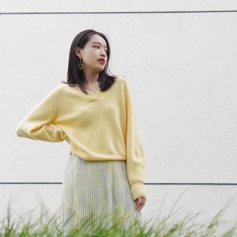 V-neck pure cashmere sweater women autumn and winter loose and versatile knitted sweater short wool base layer