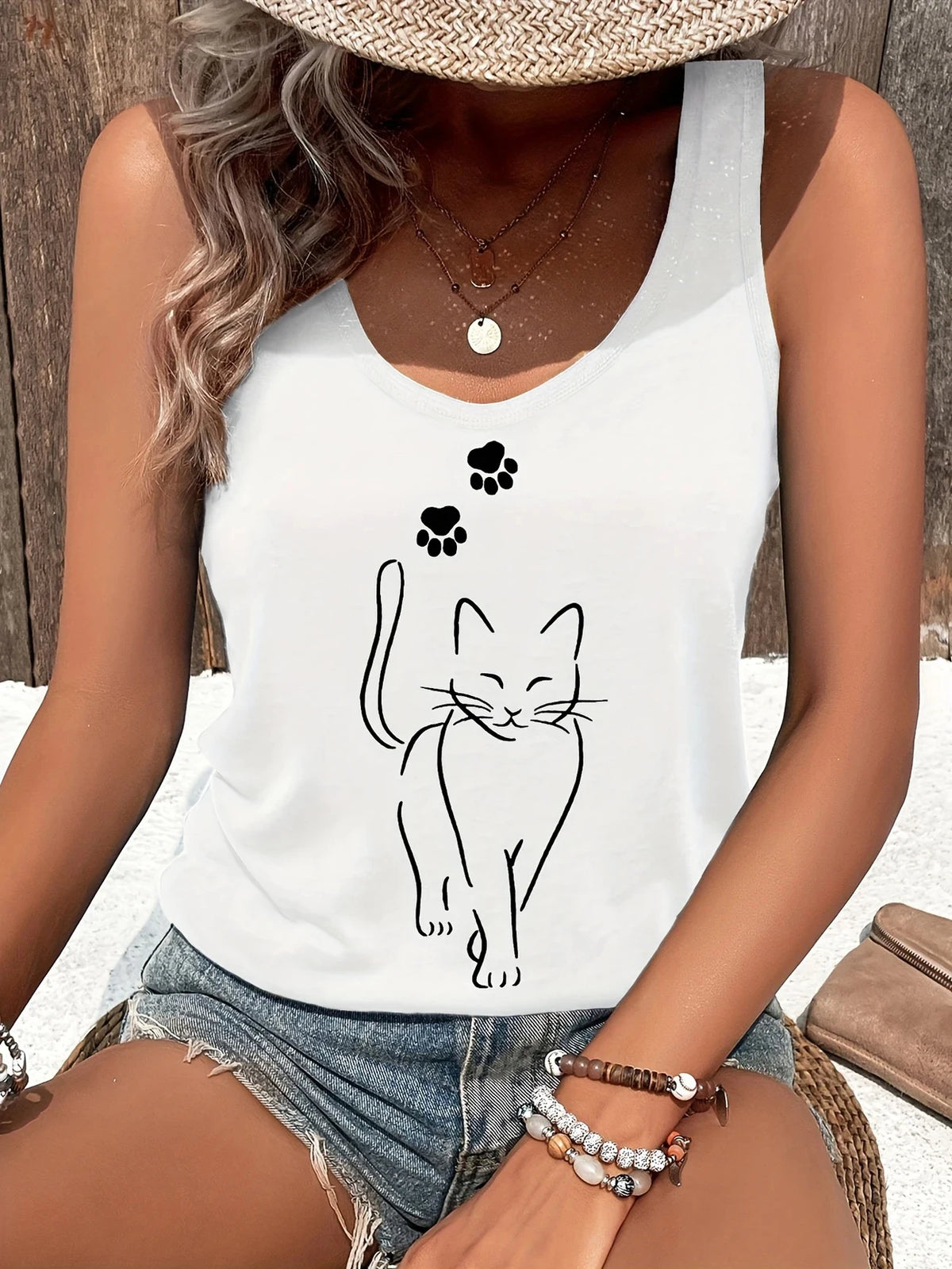 Women's Cat Graphic Tank Top with Round Neckline and Sleeveless Design
