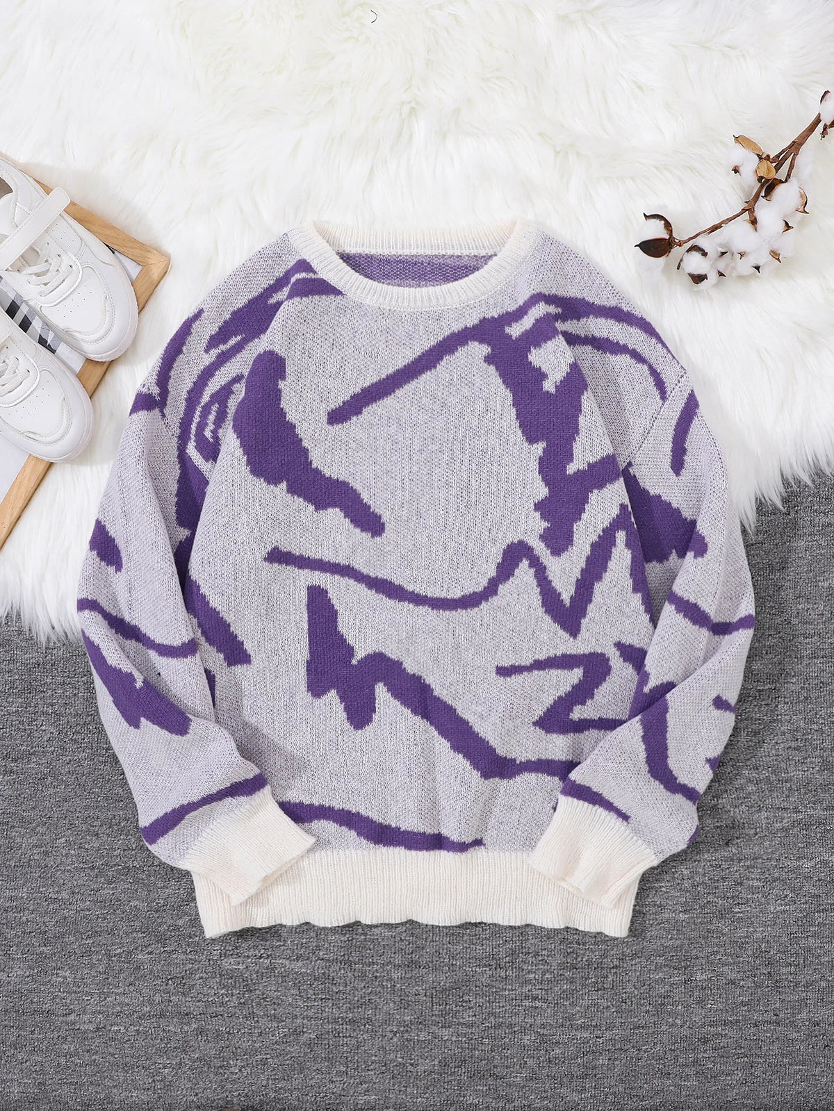Men's Abstract Pattern Crew Neck Knit Sweater