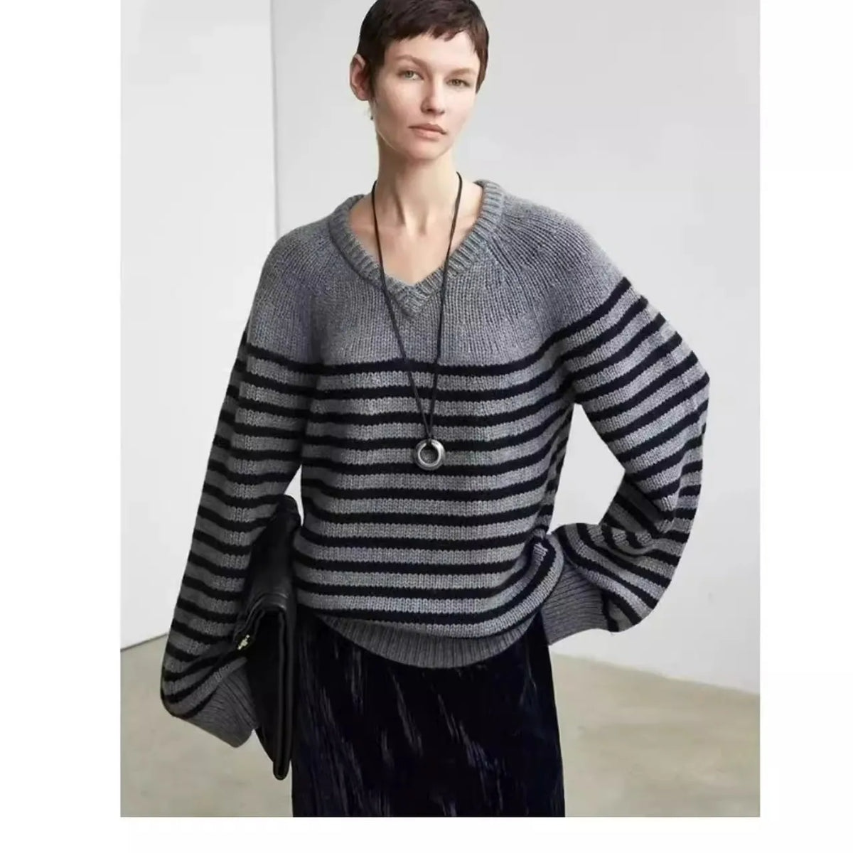 High-end V-neck striped 100% wool knitted sweater loose pullover sweater women wool base layer