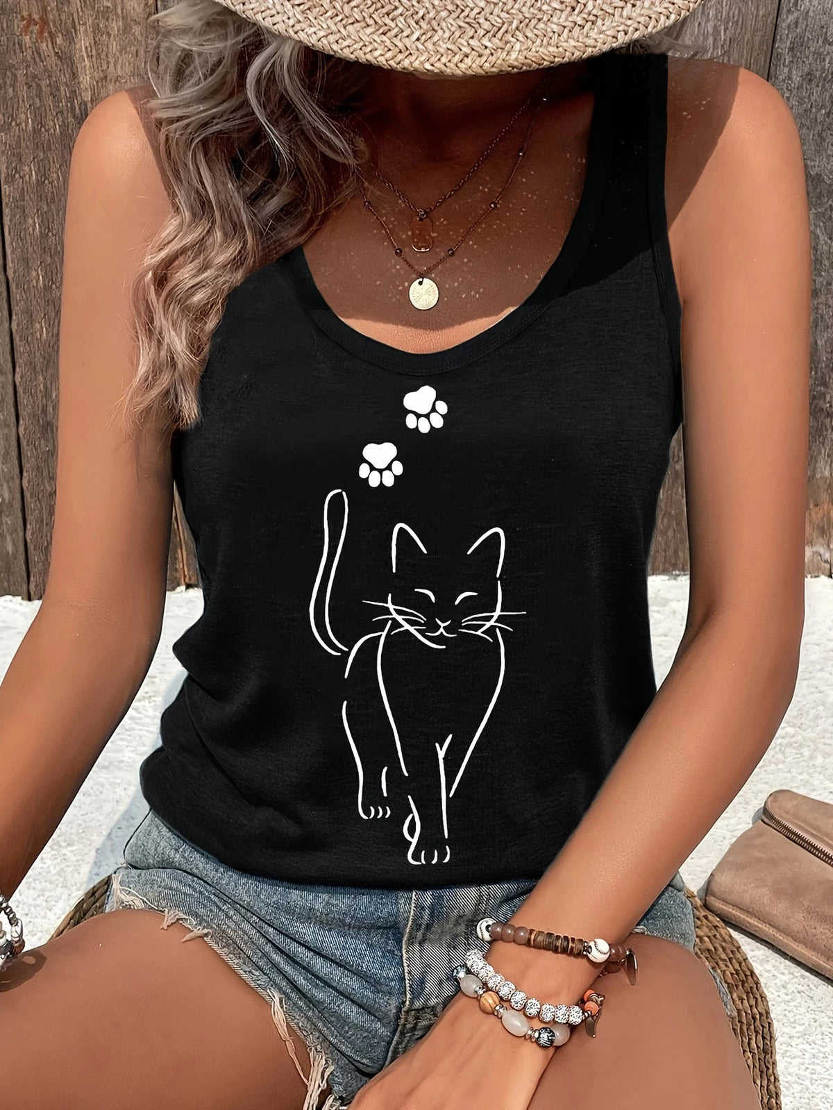 Women's Cat Graphic Tank Top with Round Neckline and Sleeveless Design