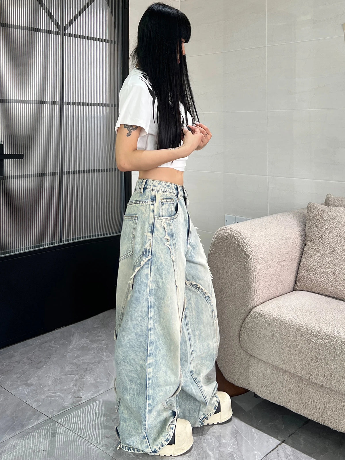 Women's Light Wash Distressed Panel Denim Jeans For Everyday Outfits