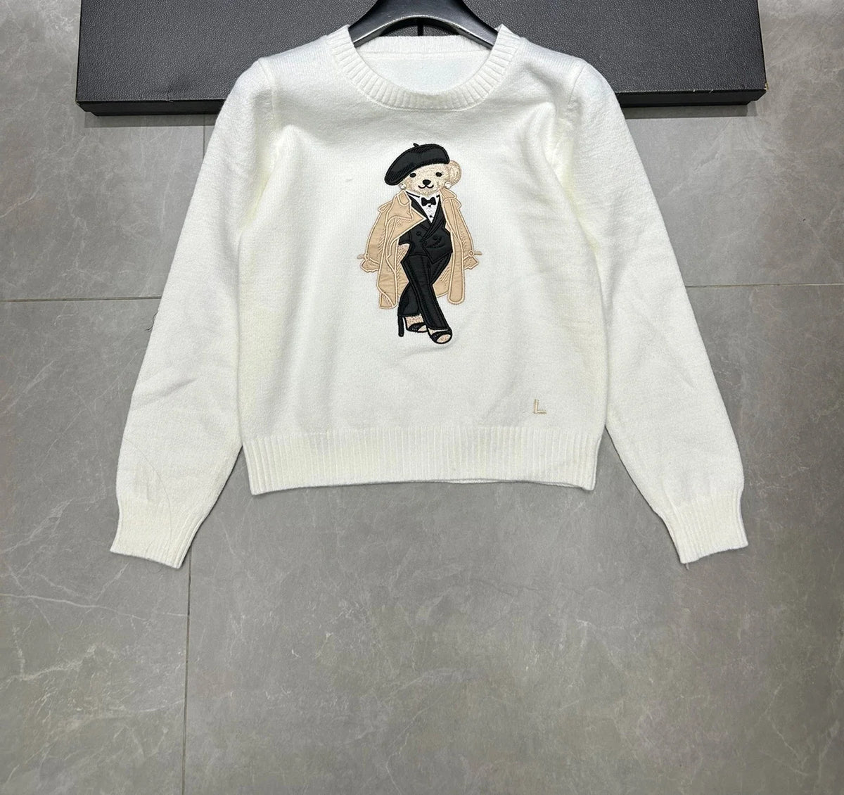 Women's Teddy Bear Graphic Crew Neck Sweater Casual Knit Layer