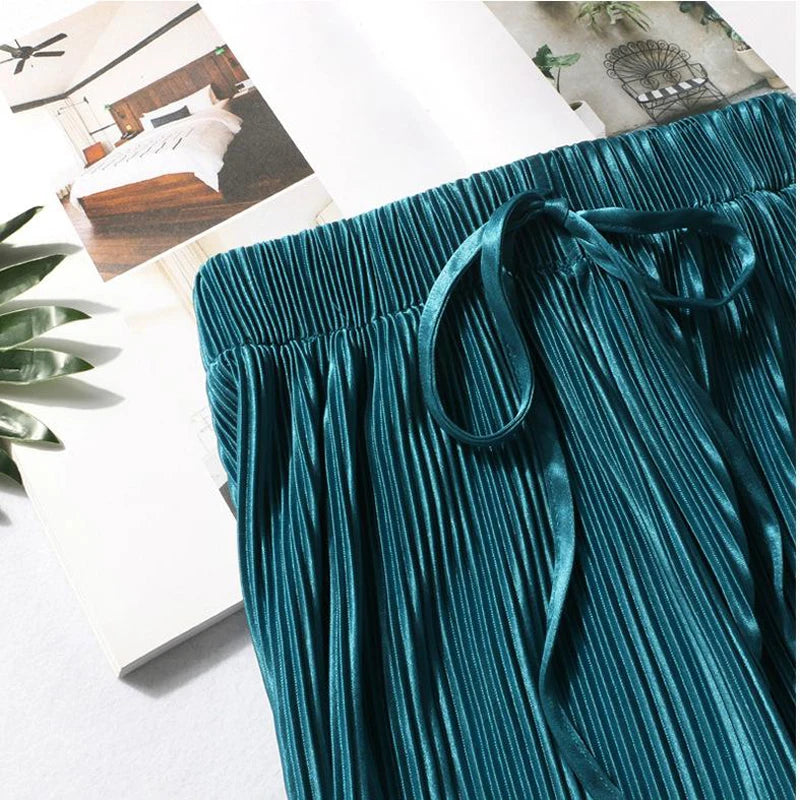 Women’s Pleated Wide-Leg Pants