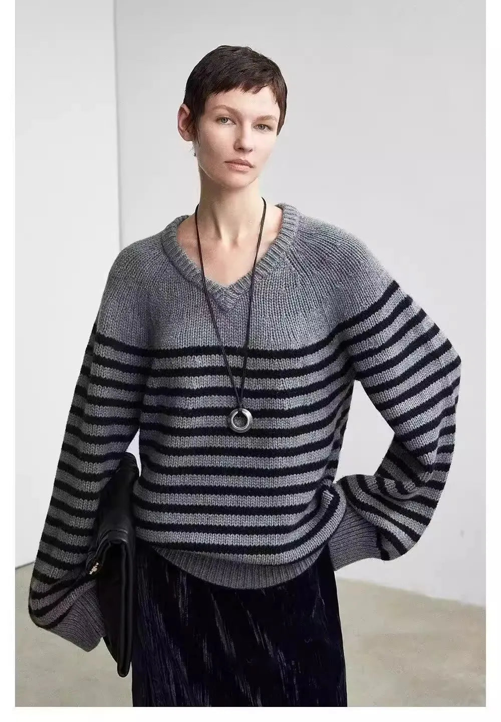 High-end V-neck striped 100% wool knitted sweater loose pullover sweater women wool base layer