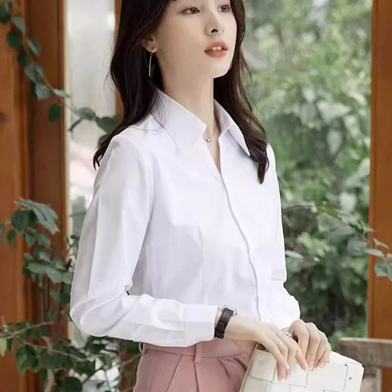 Women's Fitted Collared Long Sleeve Button Front Shirt