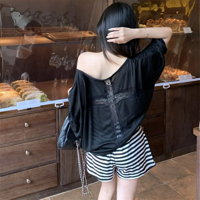 Women’s Loose Bat-Sleeve Lace-Back Top