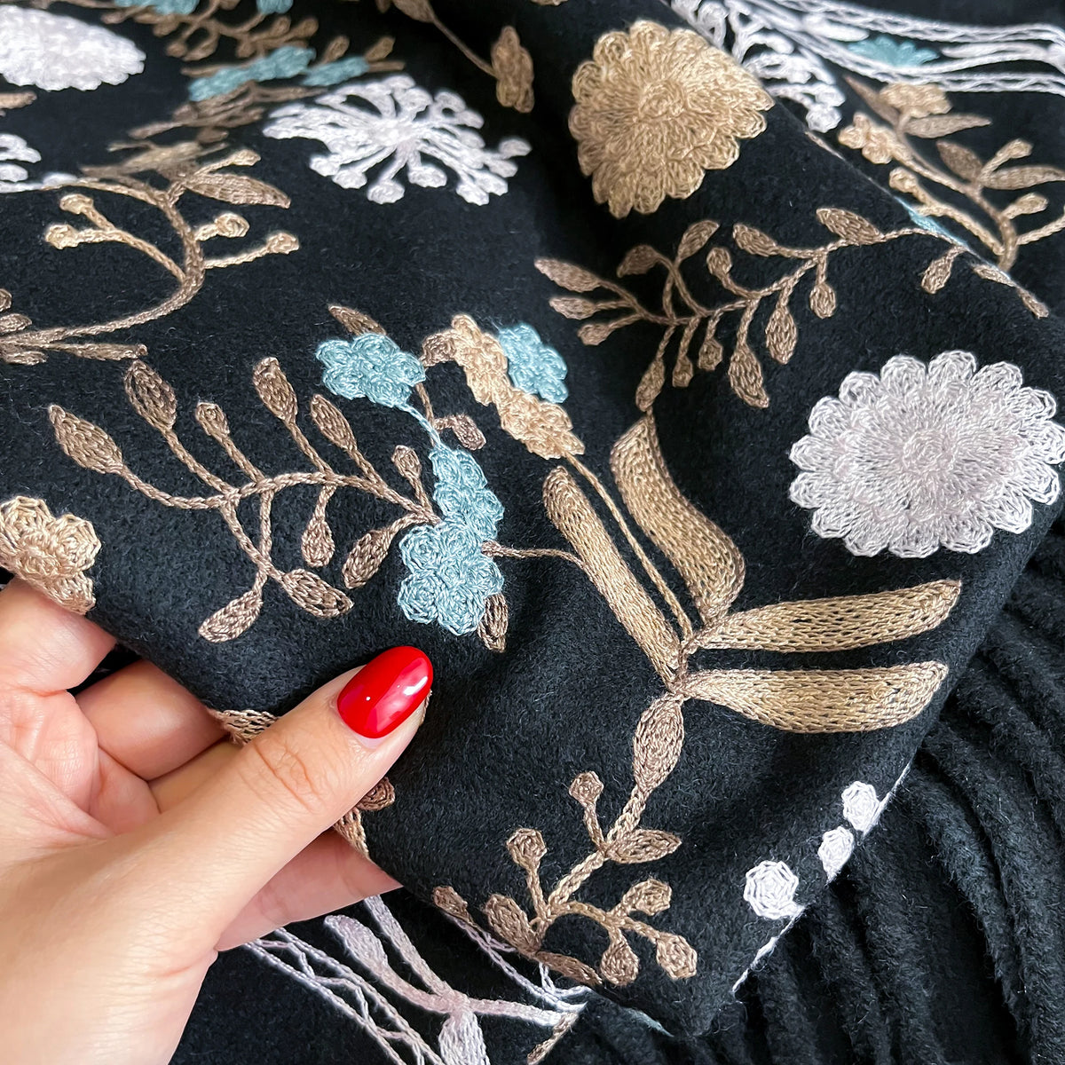 Patterned Fringed Scarf with Decorative Floral Embroidery Design