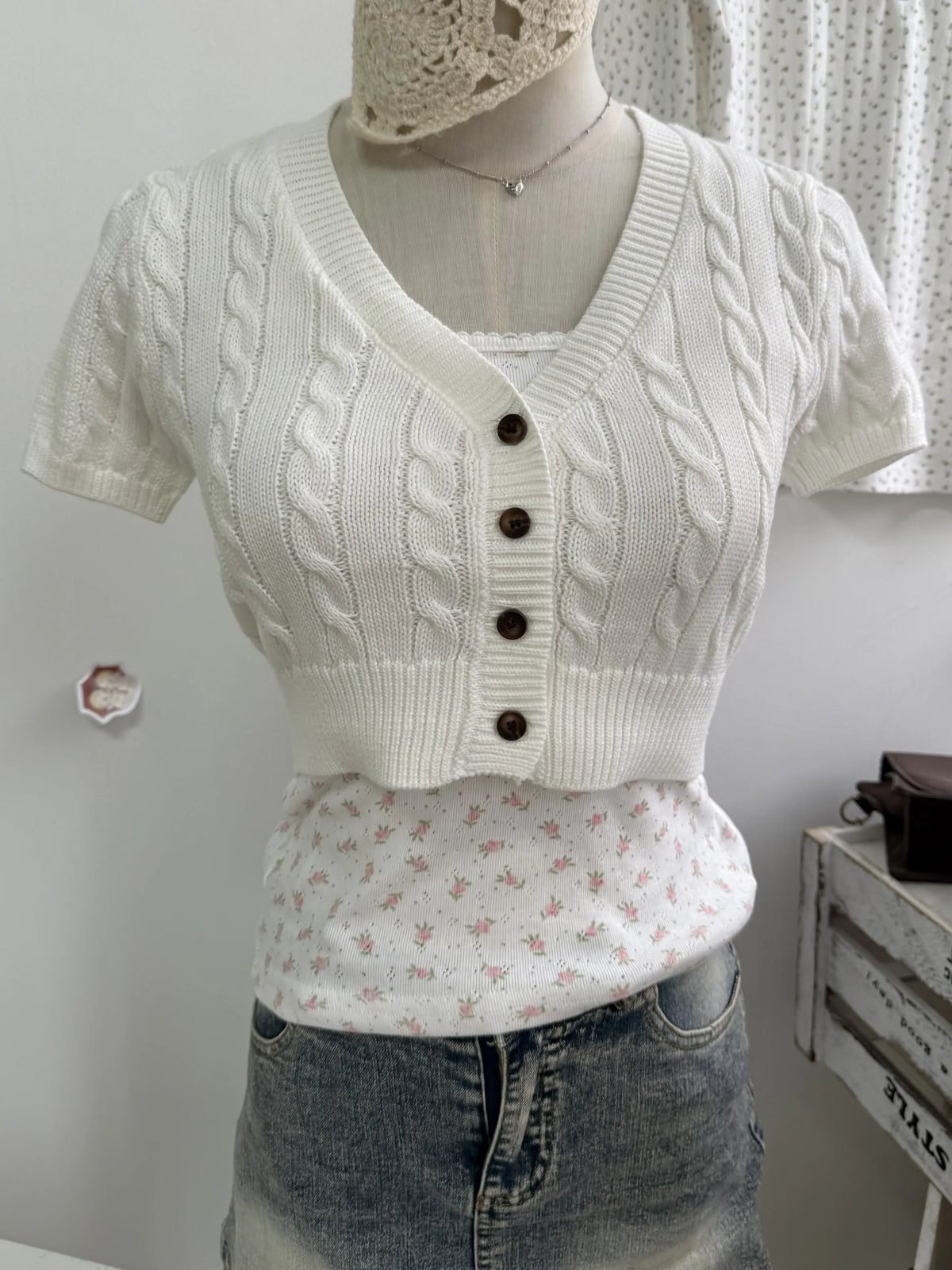 Women's Cropped V Neck Button Front Cardigan Casual Knit Layer