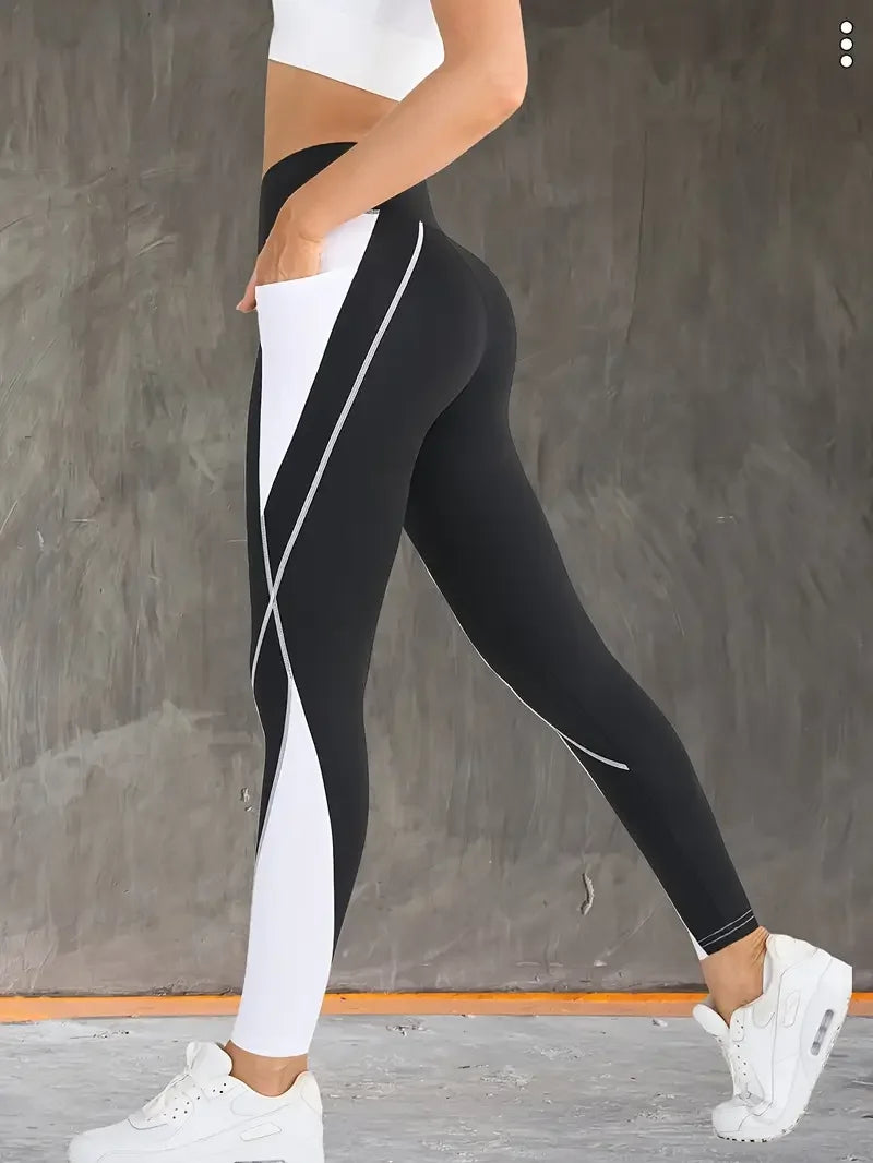 Women's Side Pocket Panelled Capri Leggings For Workout Outfits