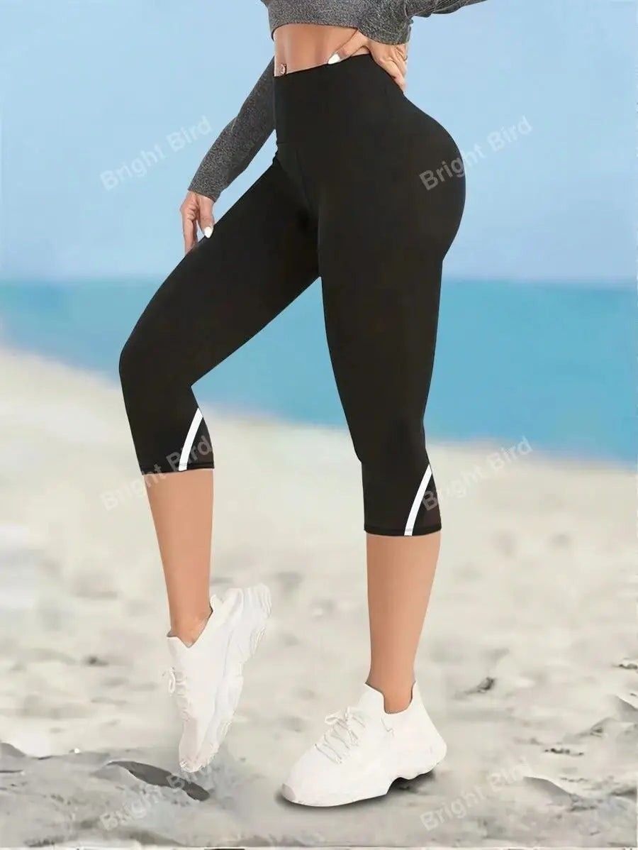 Women's Mesh Panel Striped Capri Leggings For Workout Outfits