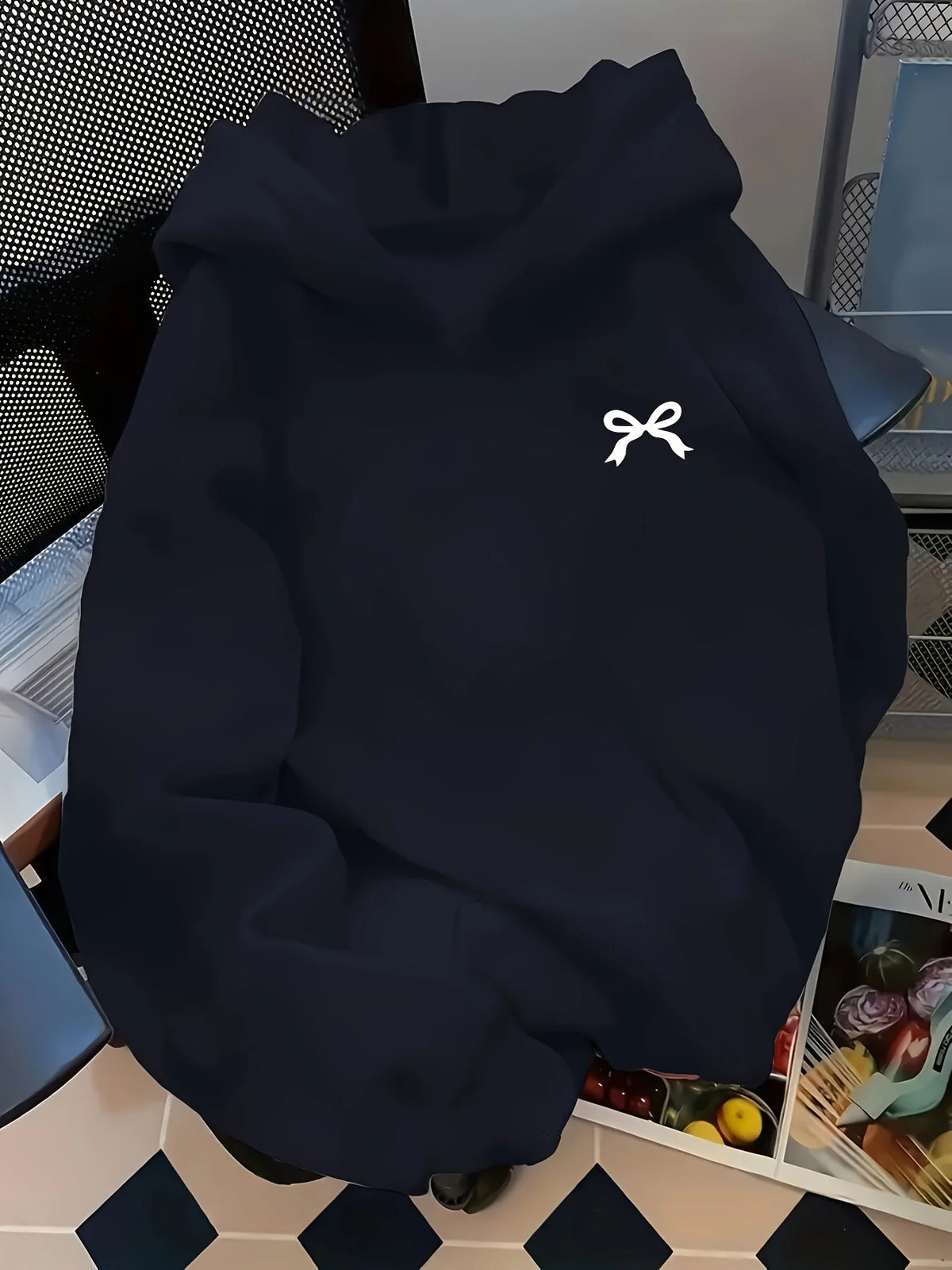 Bow Graphic Long Sleeve Pullover Casual Hoodie for Layering