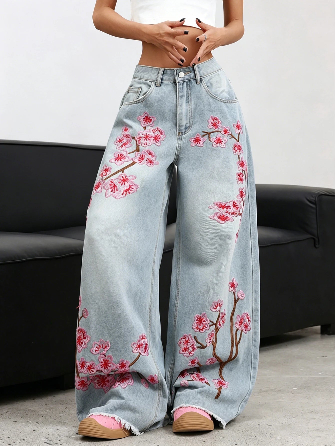Women's Floral Embroidered Wide Leg Denim Jeans For Everyday Outfits