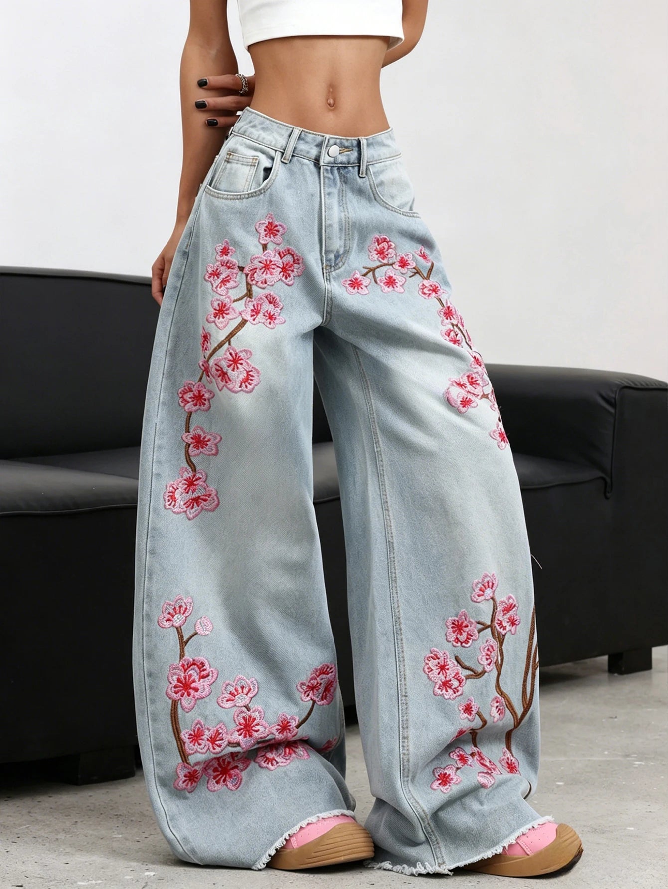Women's Floral Embroidered Wide Leg Denim Jeans For Everyday Outfits
