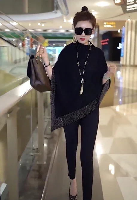 Contrast Trim Pointed Hem Poncho for Layering over Outfits