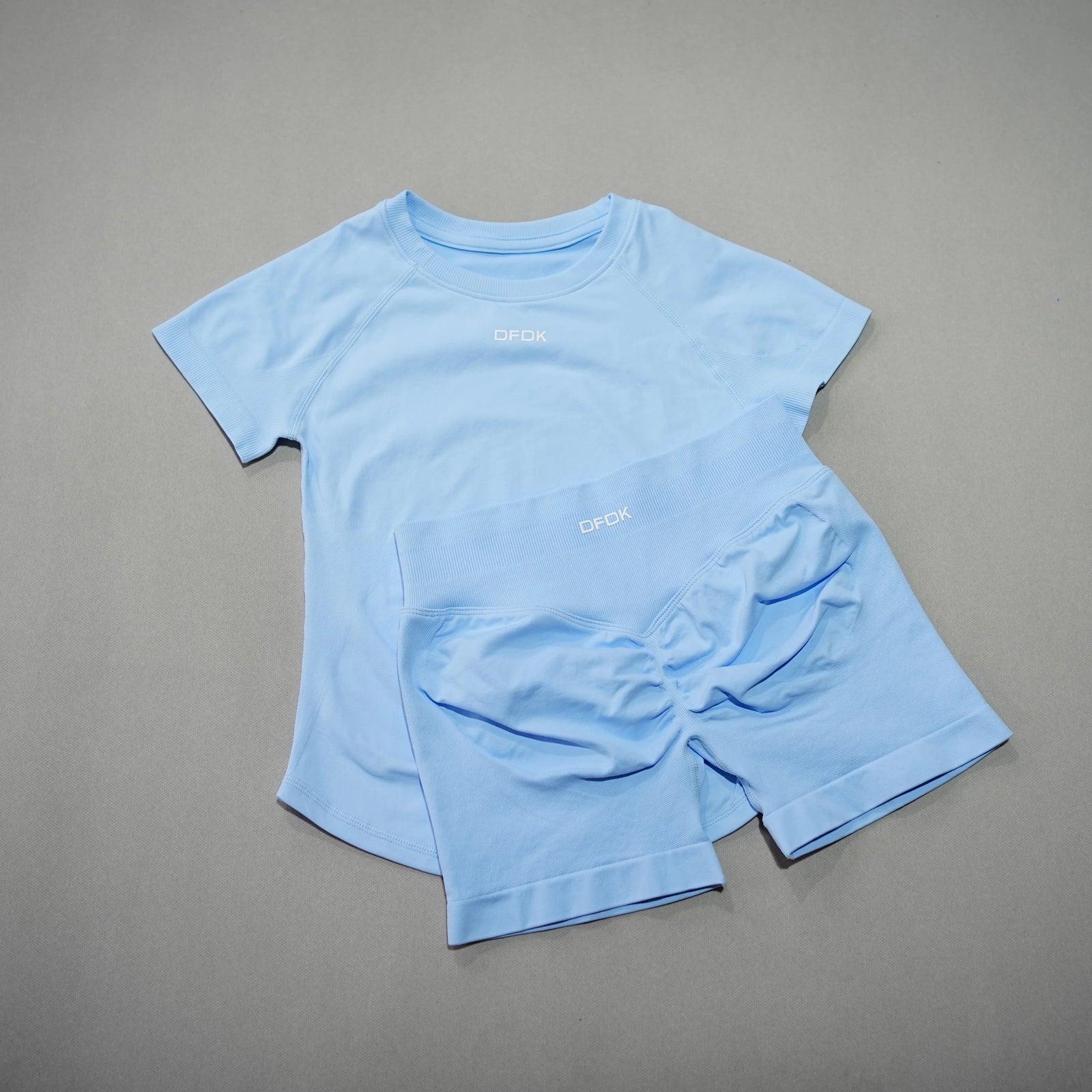 Women's Cropped Tee And Shorts Yoga Set For Workout Outfits
