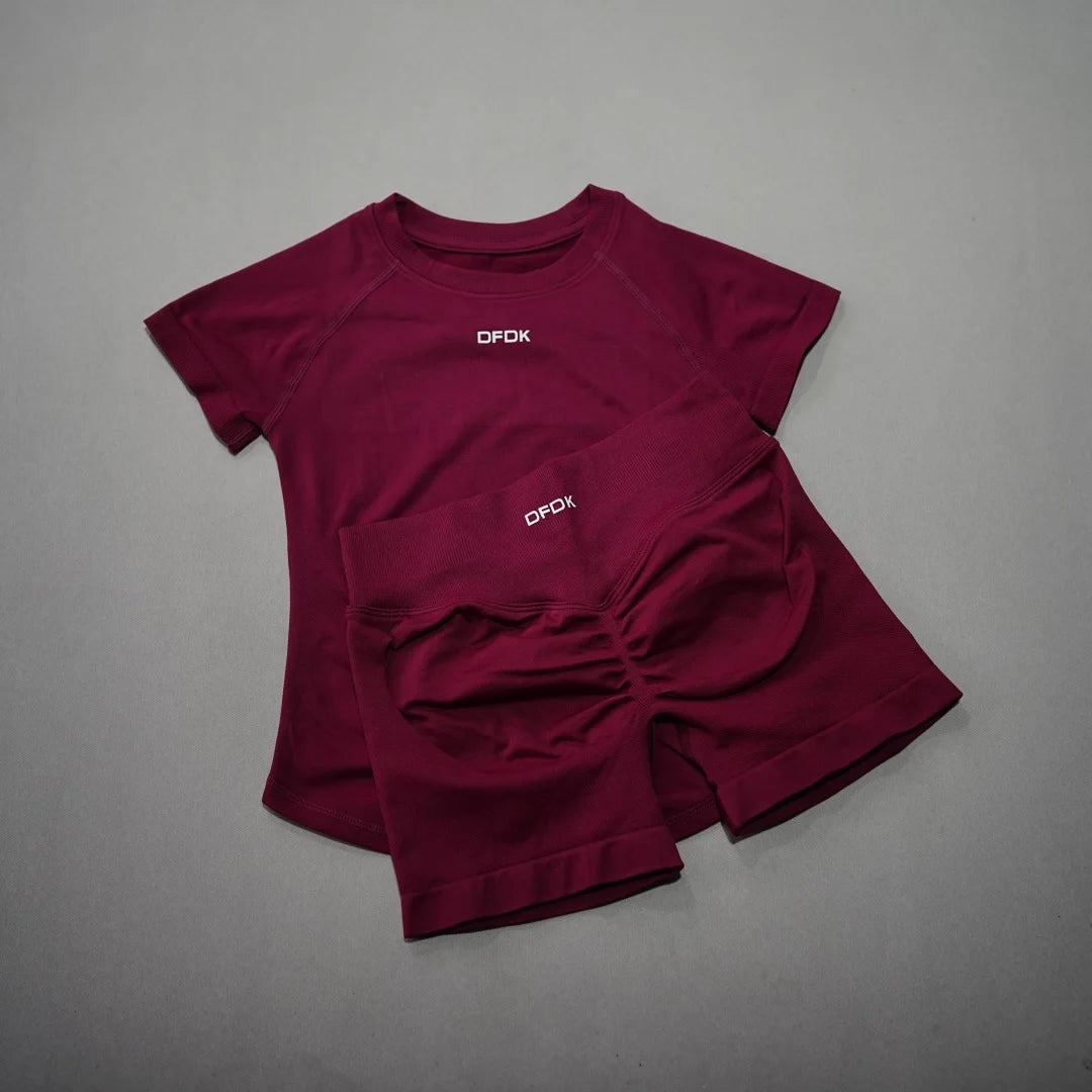 Women's Cropped Tee And Shorts Yoga Set For Workout Outfits