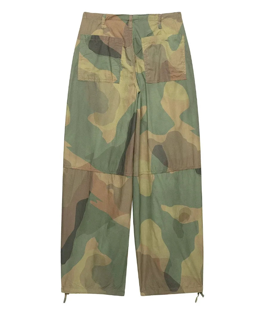 Women's Camouflage Cargo Pants with Drawstring Waist and Adjustable Cuffs