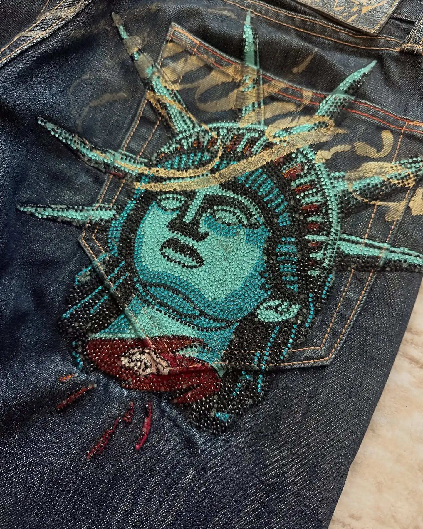 Women's Statue Graphic Straight Leg Denim Jeans For Everyday Outfits