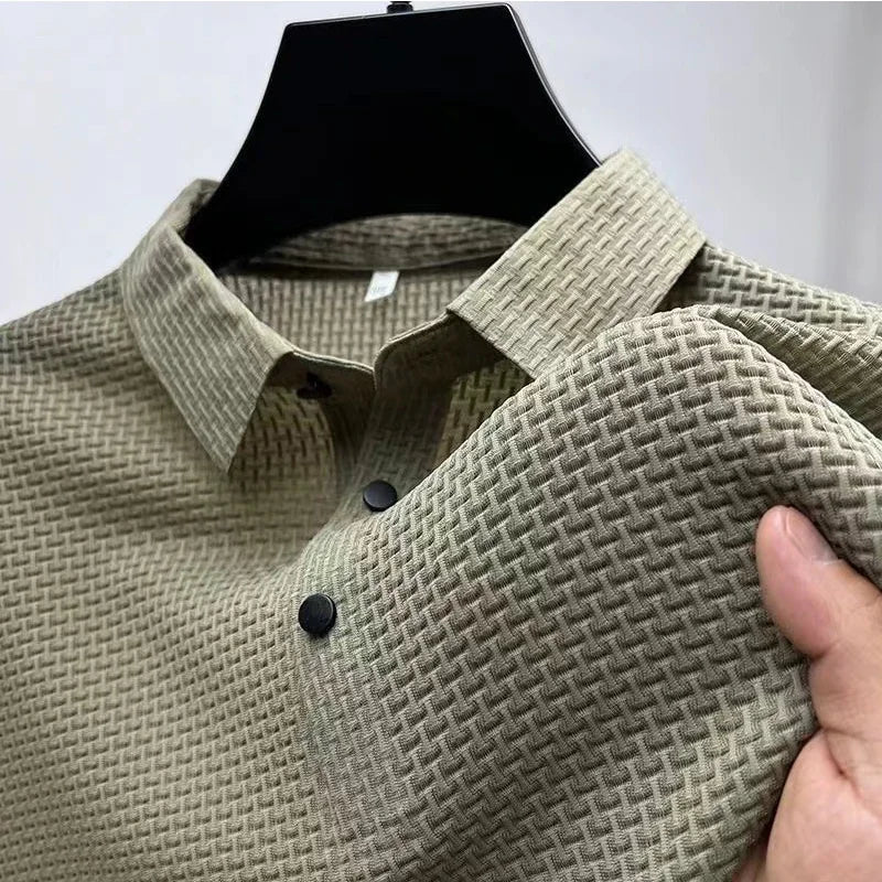 Men's Textured Short-Sleeve Polo Shirt with Collar and Button Placket