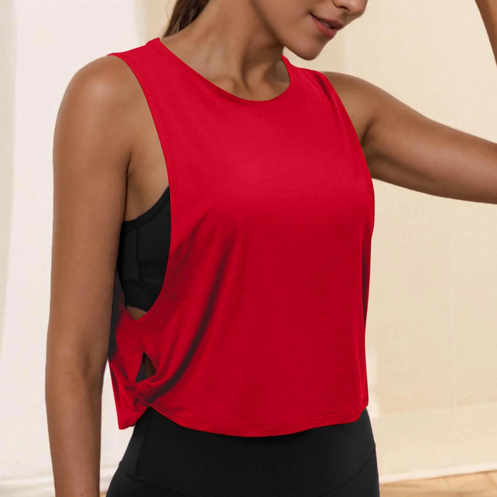 Women's Round Neck Tank Top with Sleeveless Design and a Loose Shape