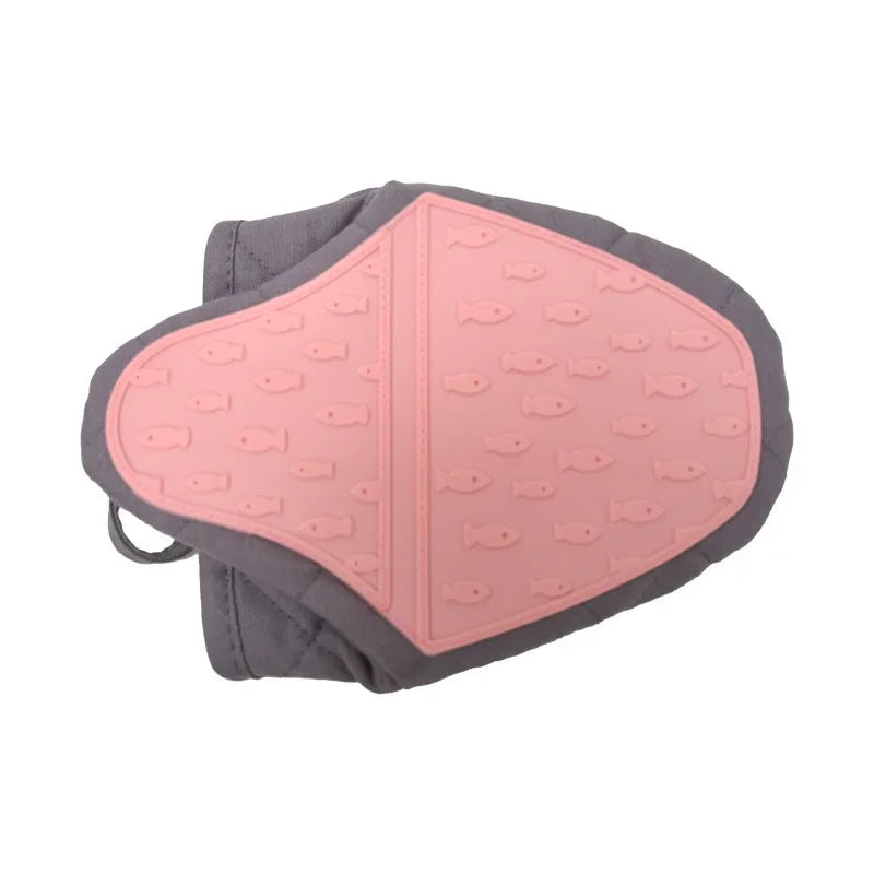1pc Kitchen Anti scald Oven Gloves Kitchen Multi purpose Fish shaped Silicone Gloves Tray Tableware Rack Oven Gloves