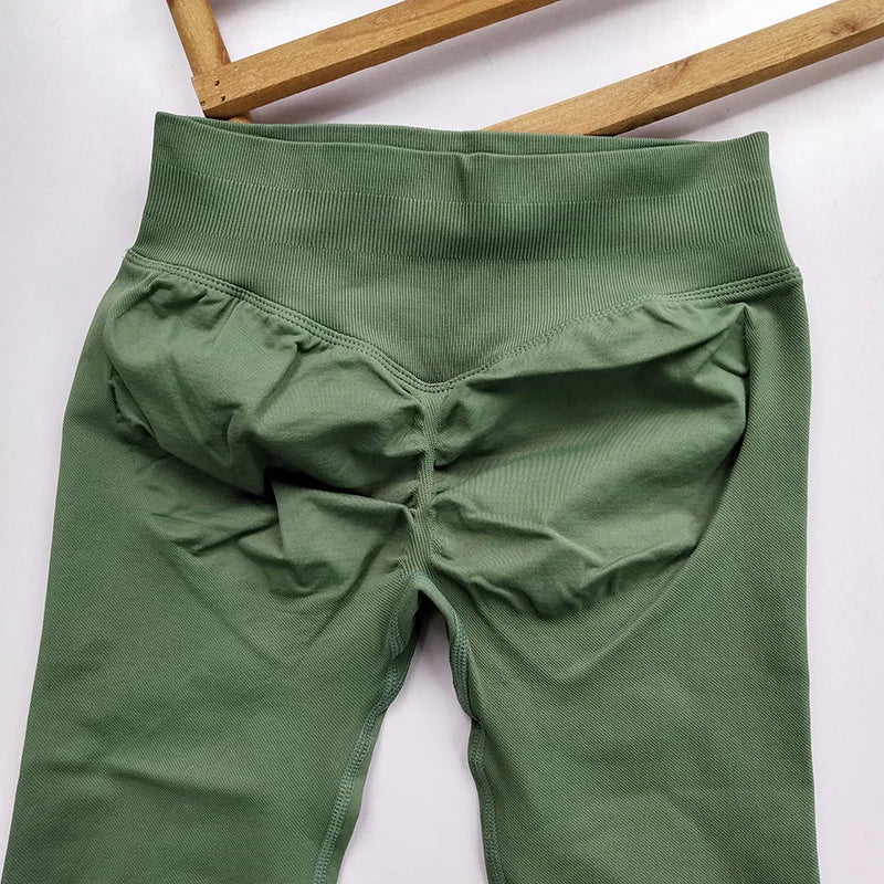 Women's Scrunch Capri Leggings For Workout Outfits And Layering