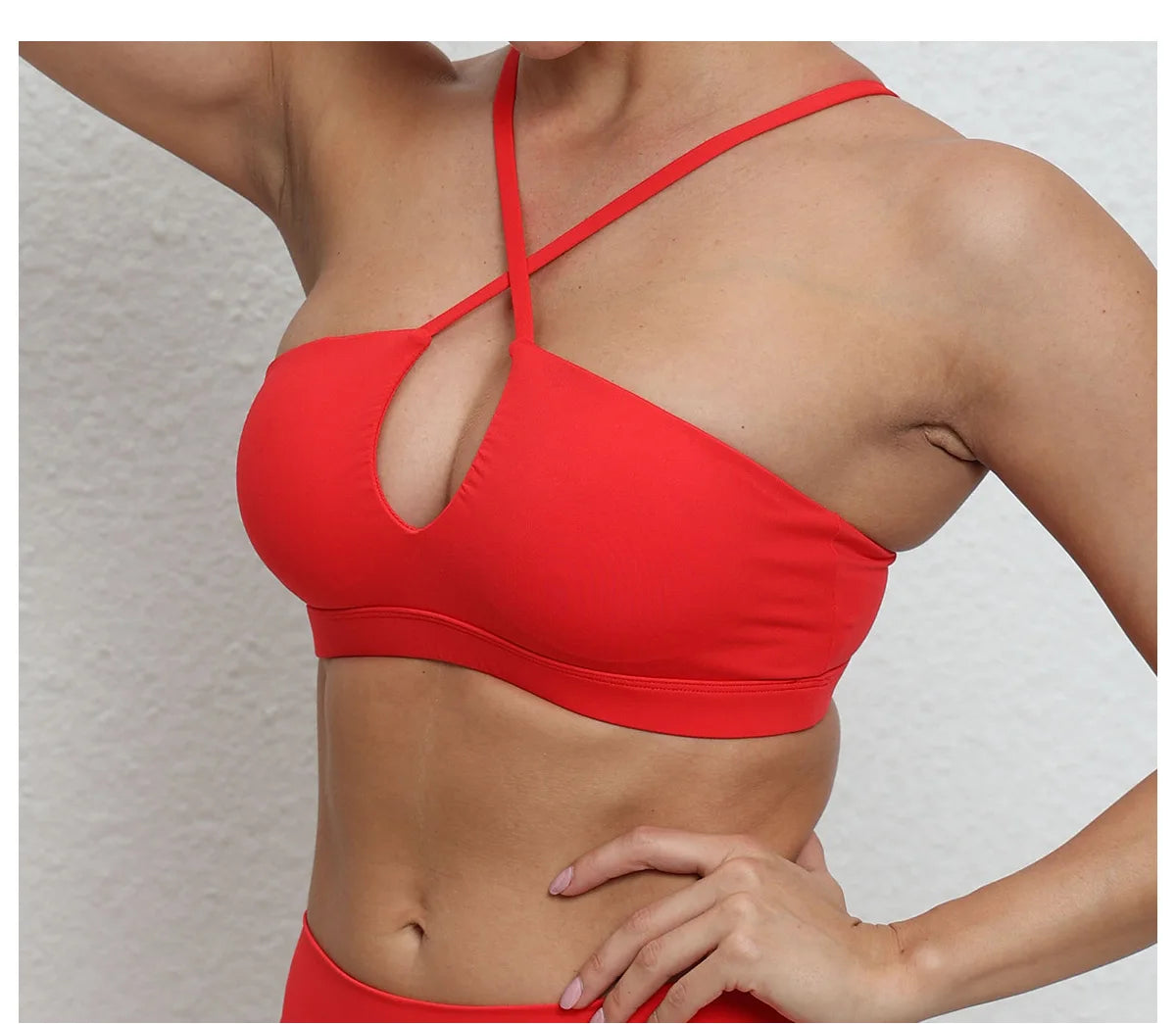 Women's Cross-Strap Cutout Sports Bra