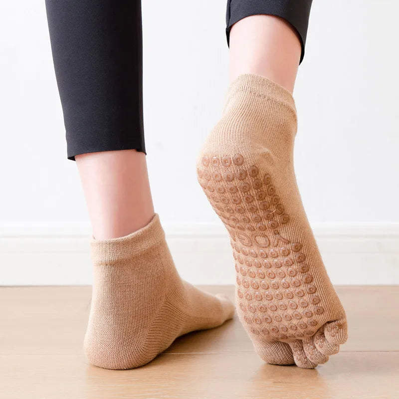 Five Toe Ankle Socks with Textured Sole Dot Pattern