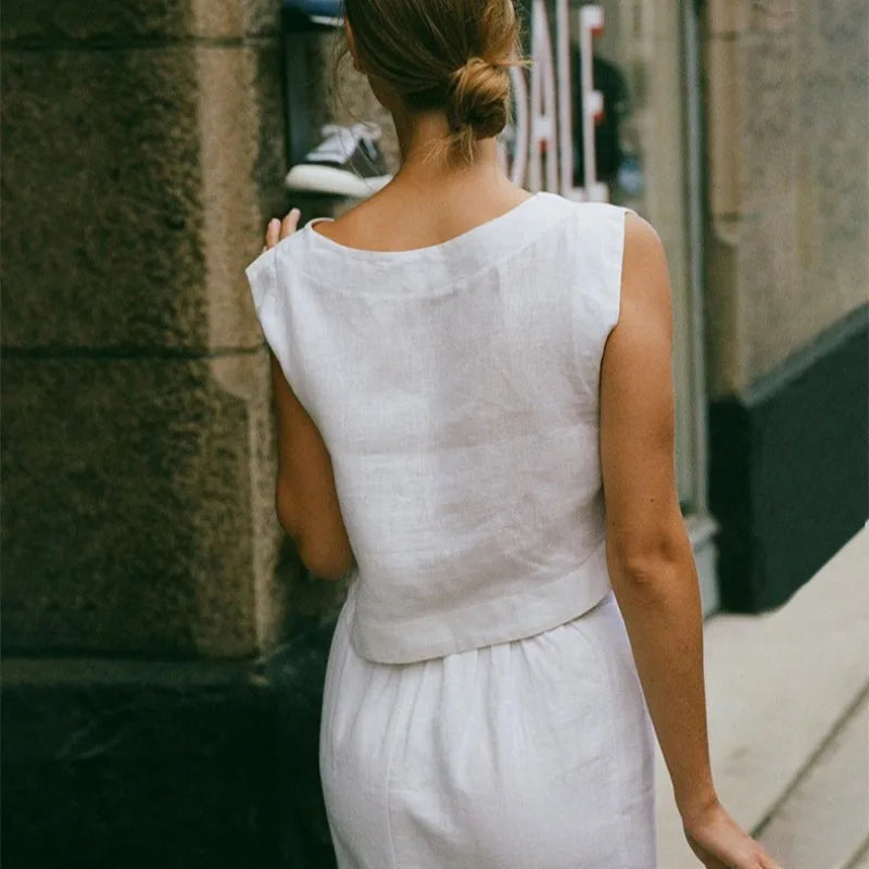 Women's Linen Sleeveless Cropped Tank Top with Round Neck for Summer Outfits