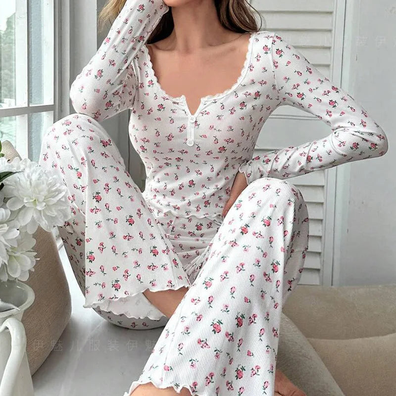 Women's Floral Textured Long Sleeve Pajama Set with Top and Pants