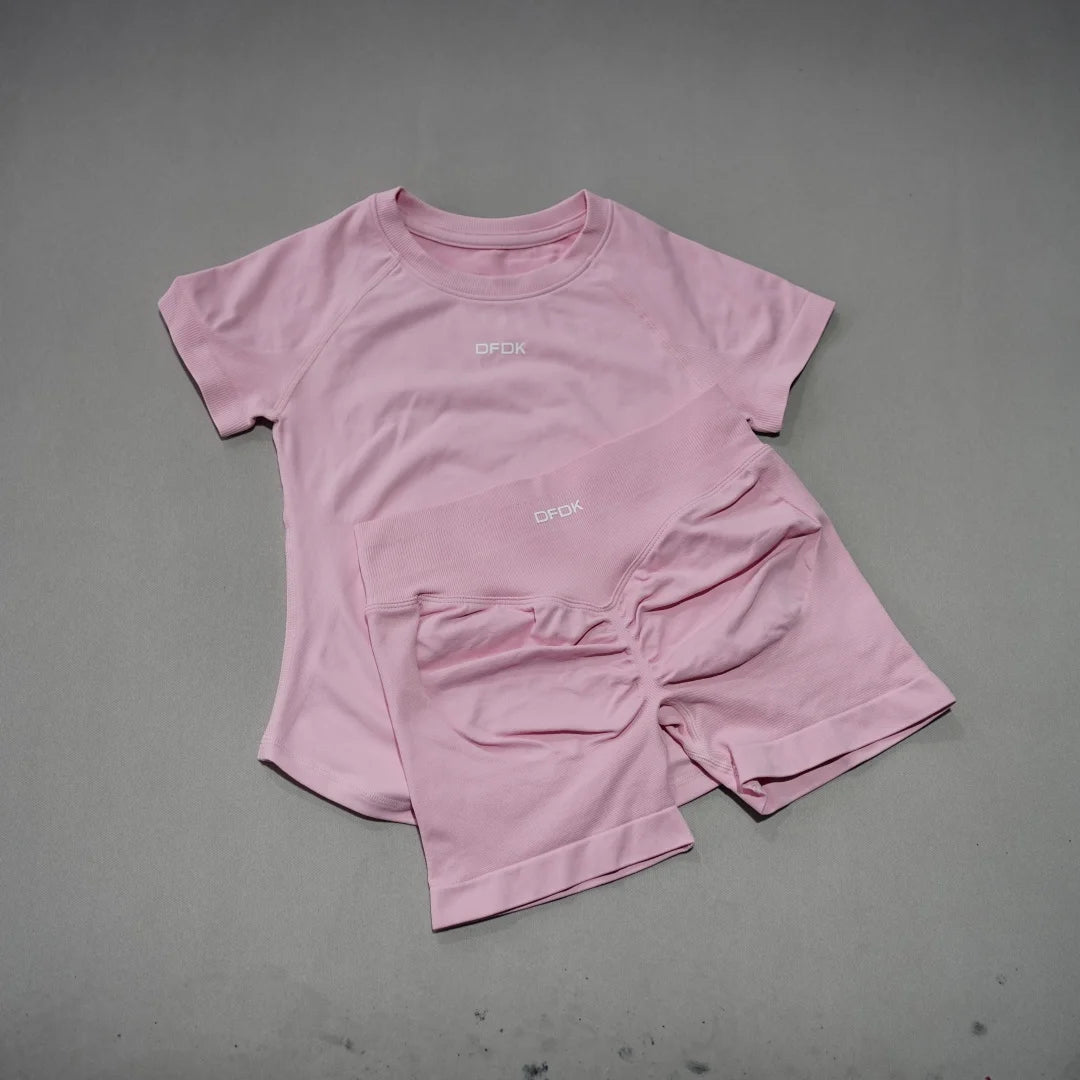Women's Cropped Tee And Shorts Yoga Set For Workout Outfits