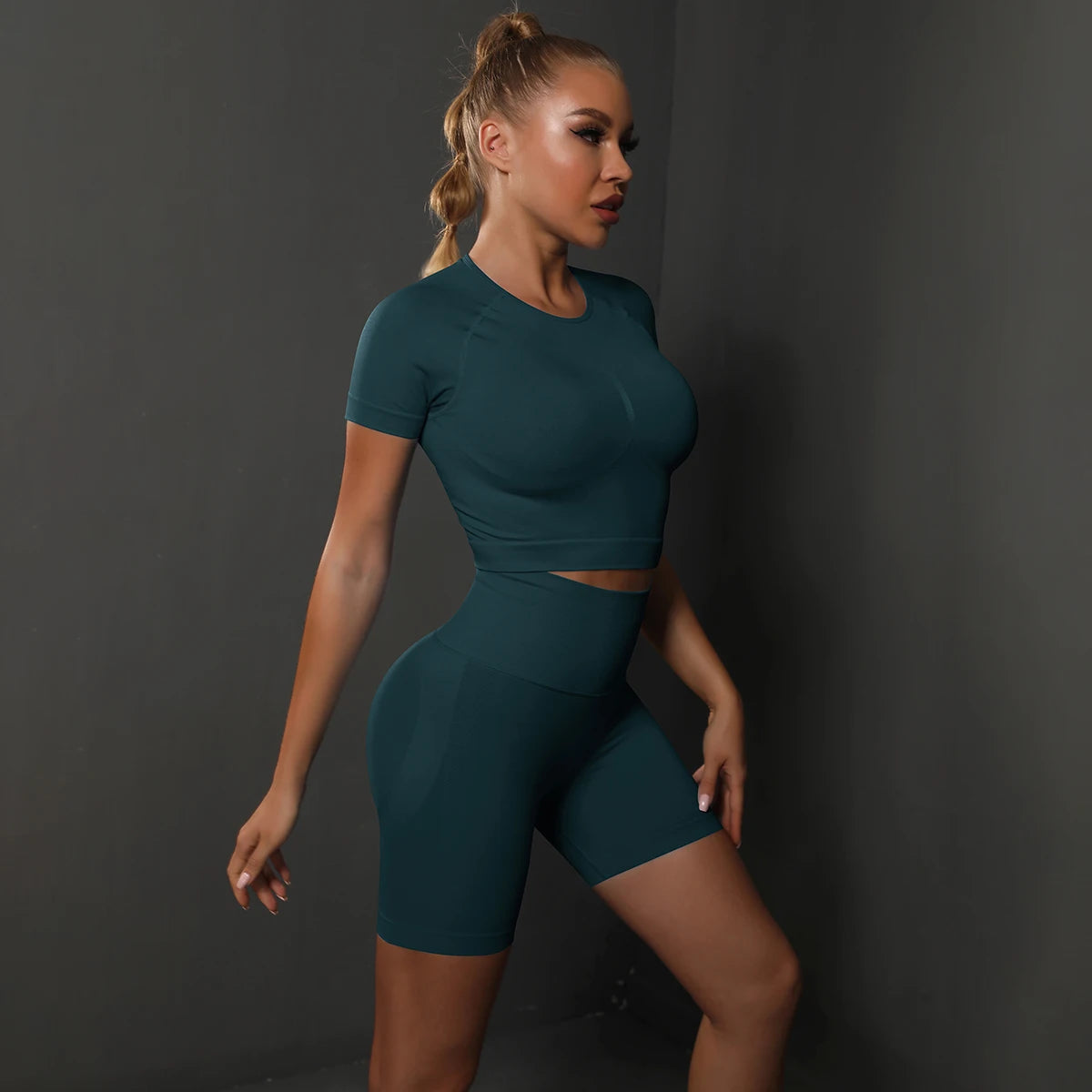 Women's Crop Top And Shorts Yoga Set For Workout Outfits