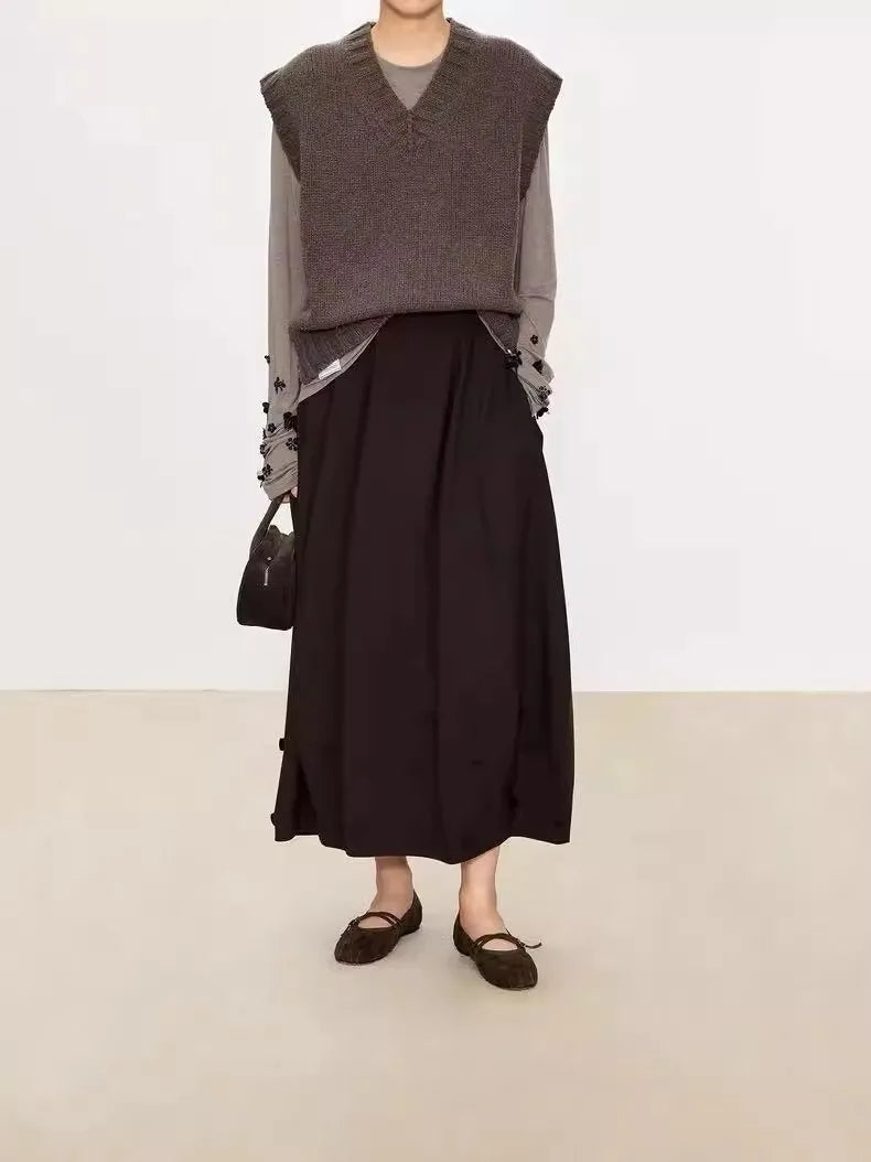 For autumn winter sleeveless vests stylish and loose with V-neck wool vests for layering Women's knitted sweaters and waistcoats