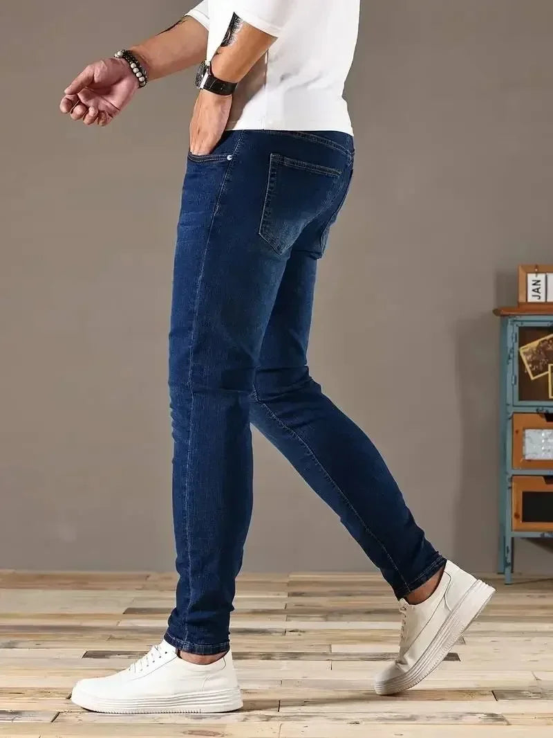 Men's Slim Fit Denim Jeans for Casual Everyday Wear