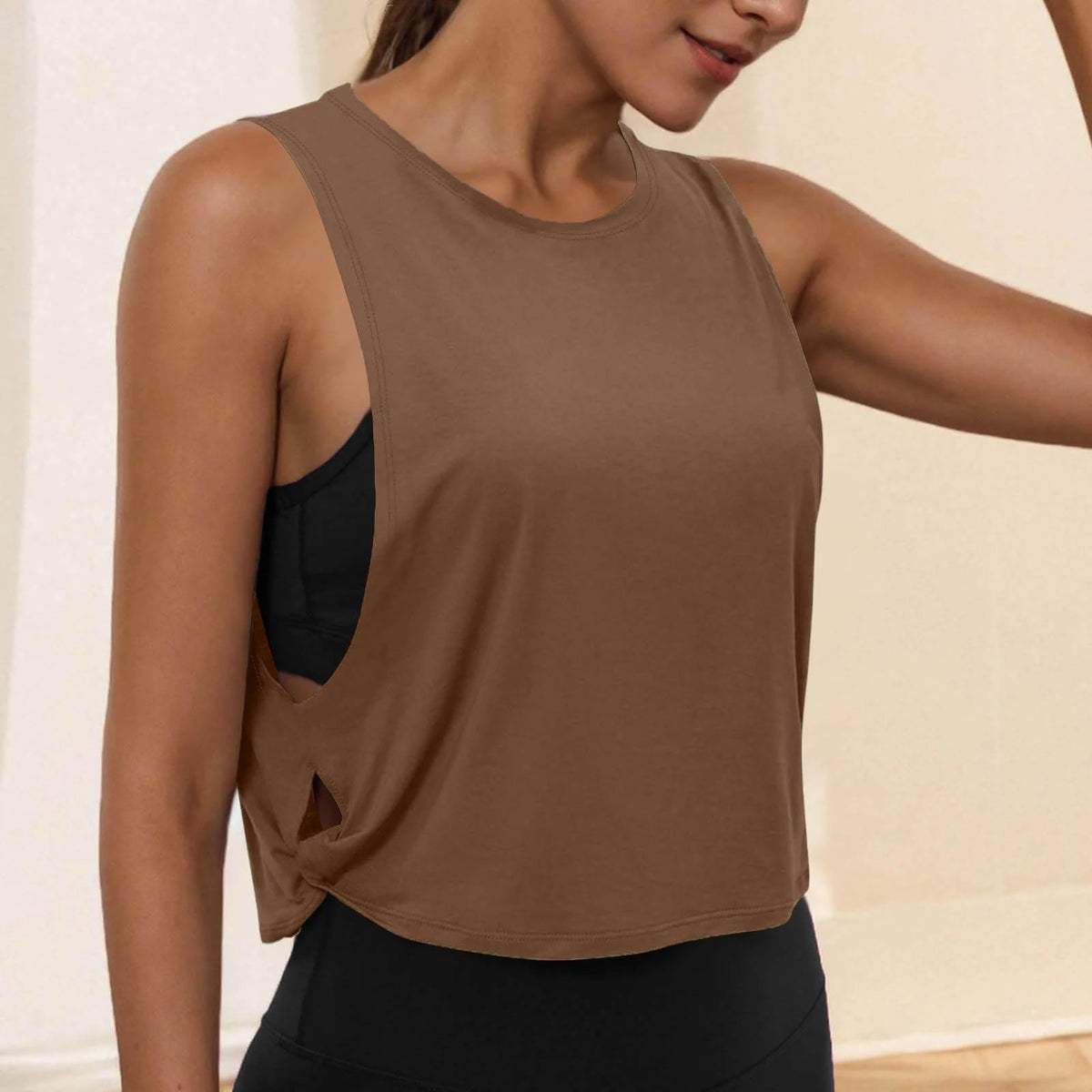 Women's Round Neck Tank Top with Sleeveless Design and a Loose Shape