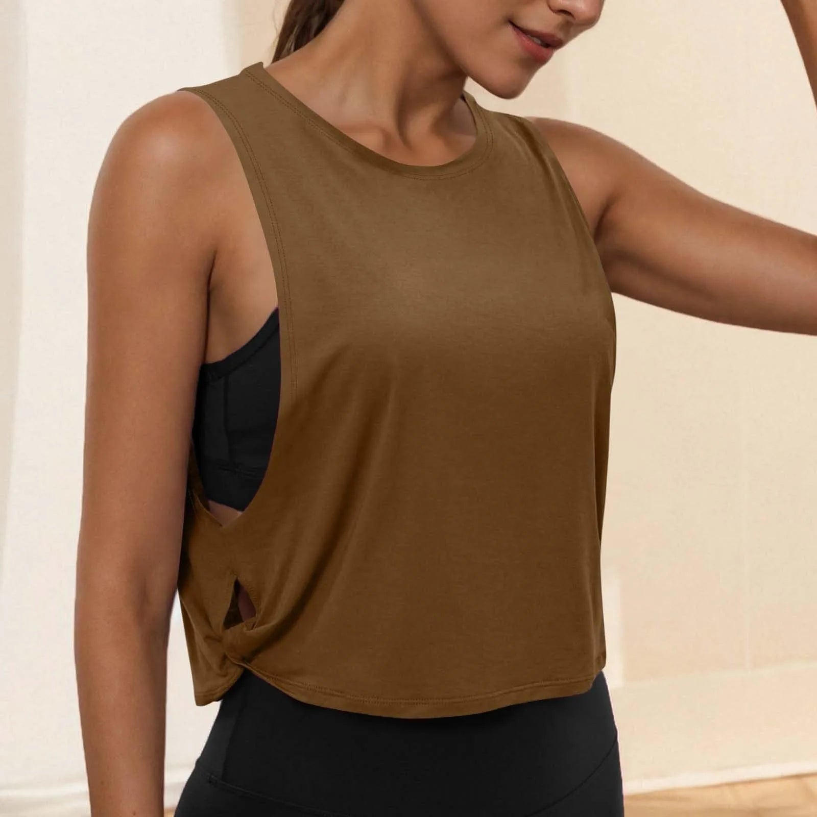 Women's Round Neck Tank Top with Sleeveless Design and a Loose Shape