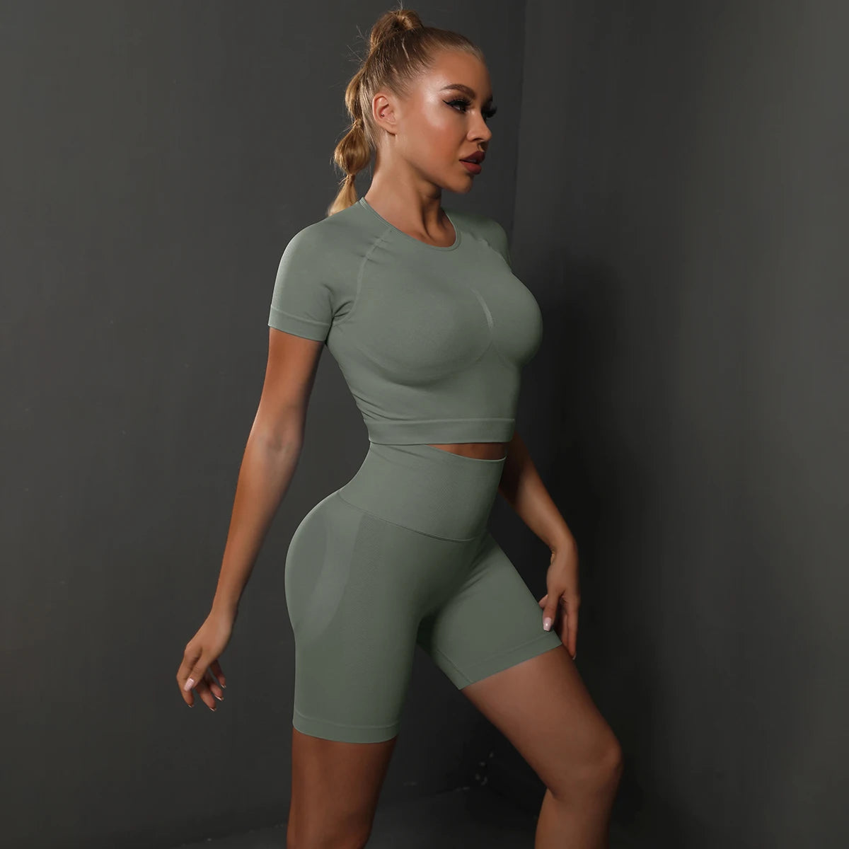 Women's Crop Top And Shorts Yoga Set For Workout Outfits